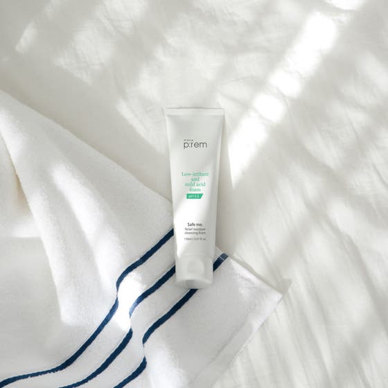 Safe Me. Relief Moisture Cleansing Foam